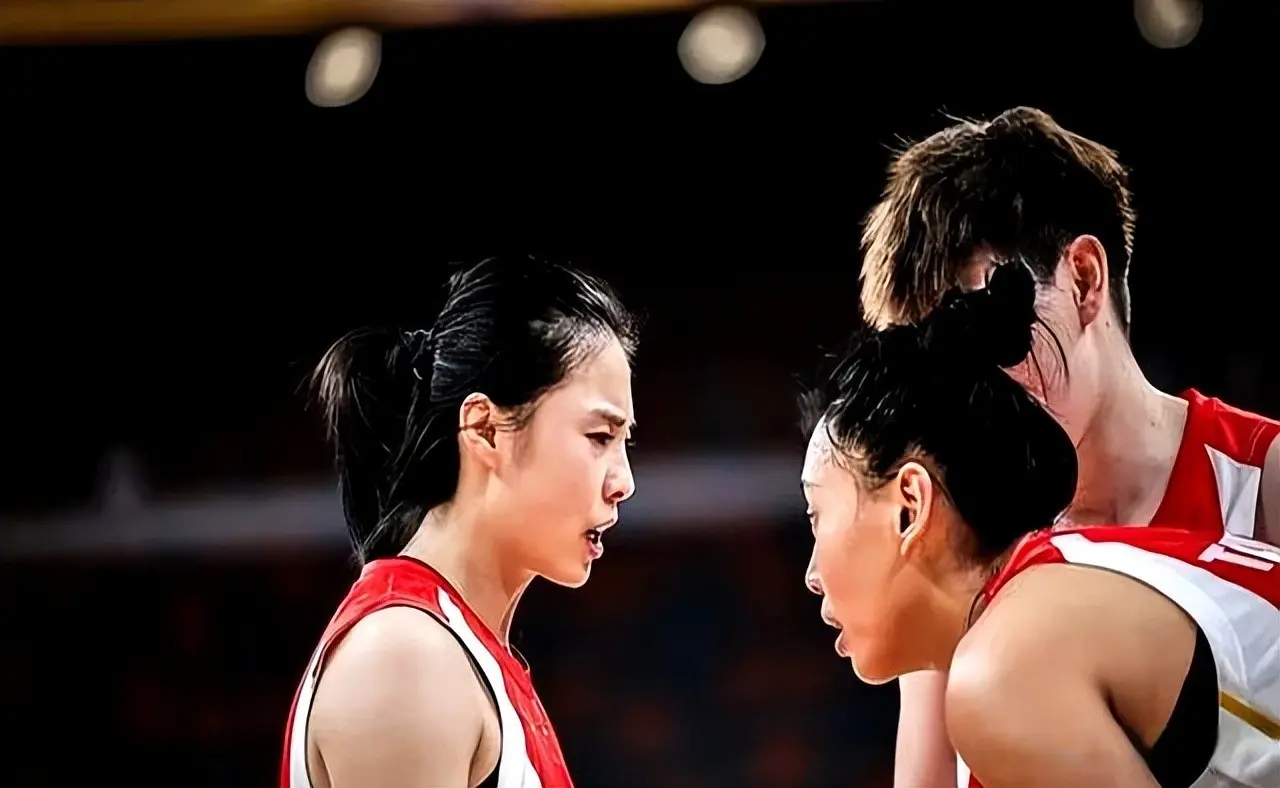 的是她的篮, 是铁定在奥