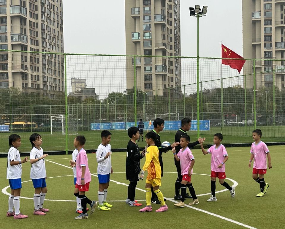 足球等, 要负责同志 足球等, 要负责同志